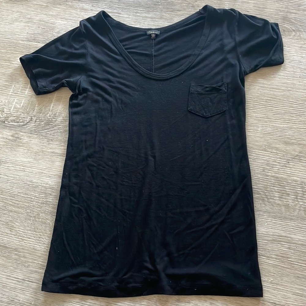 T. babiton fitted black tee